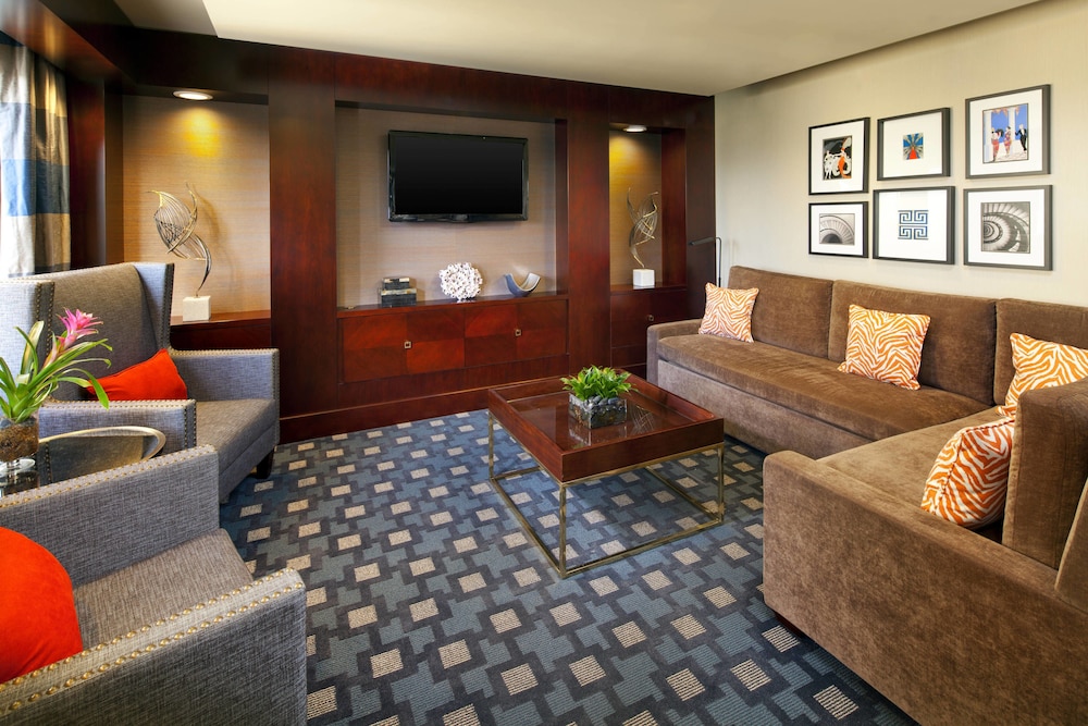Sheraton Fairplex Hotel Conference Center 22/46
