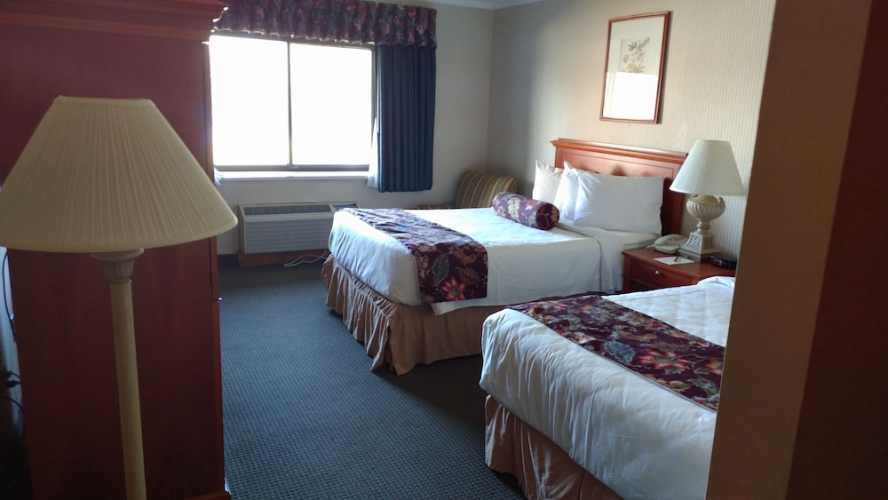 Fort William Henry Hotel and Conference Center 16/67