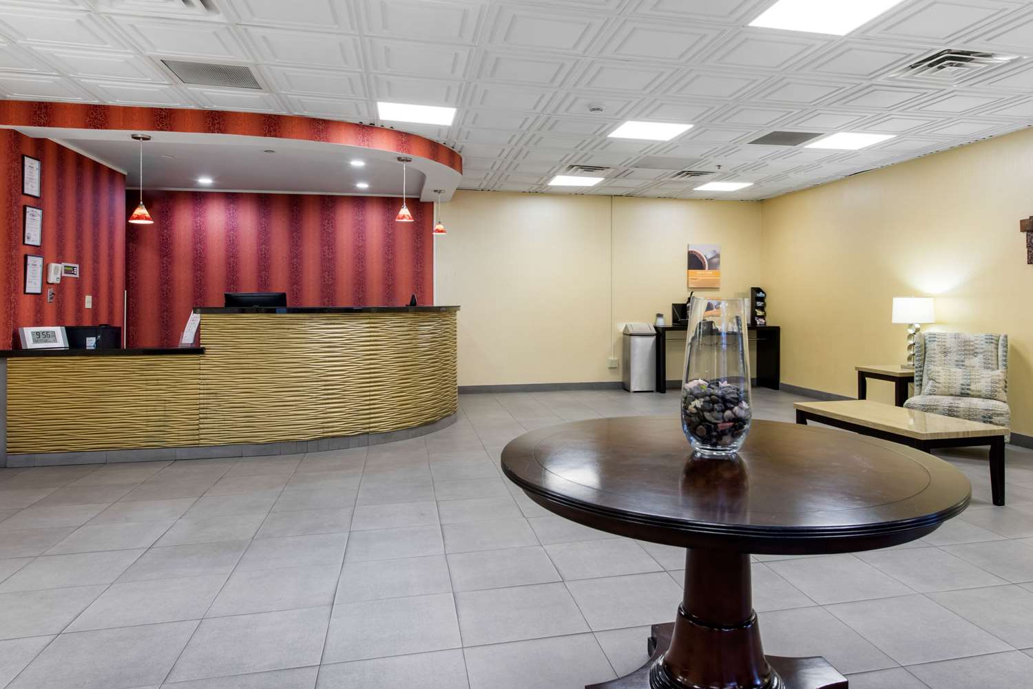 Quality Inn & Suites Charleston - Civic Center 12/28