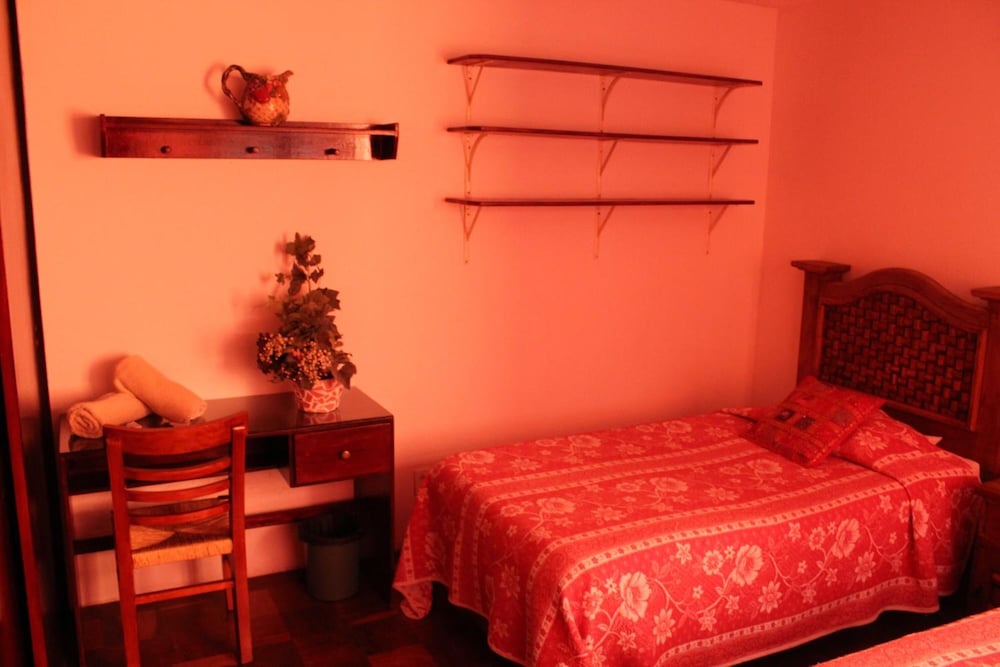Hostal La Encantada 12/28