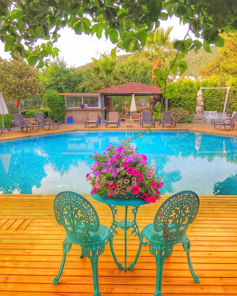 COSTA BODRUM CITY HOTEL 67/74