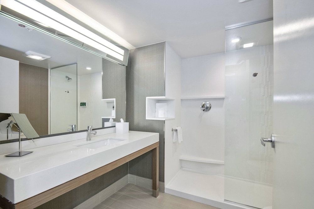 Courtyard By Marriott Raleigh Cary/Parkside Town Commons 15/52