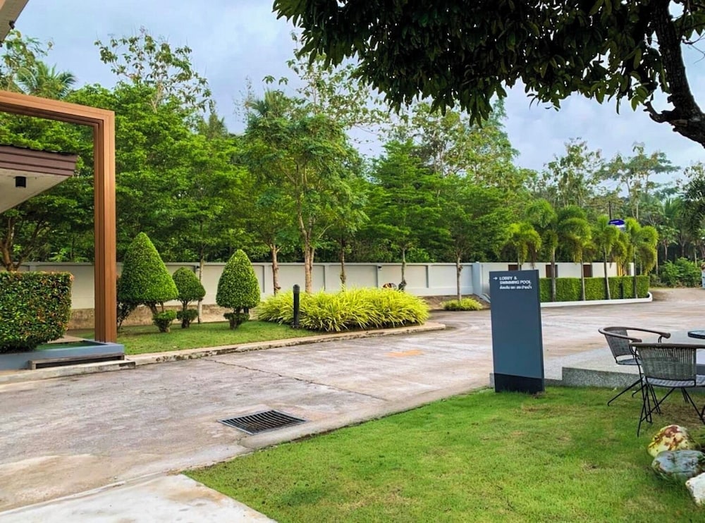 Seree Grand Resort 58/64
