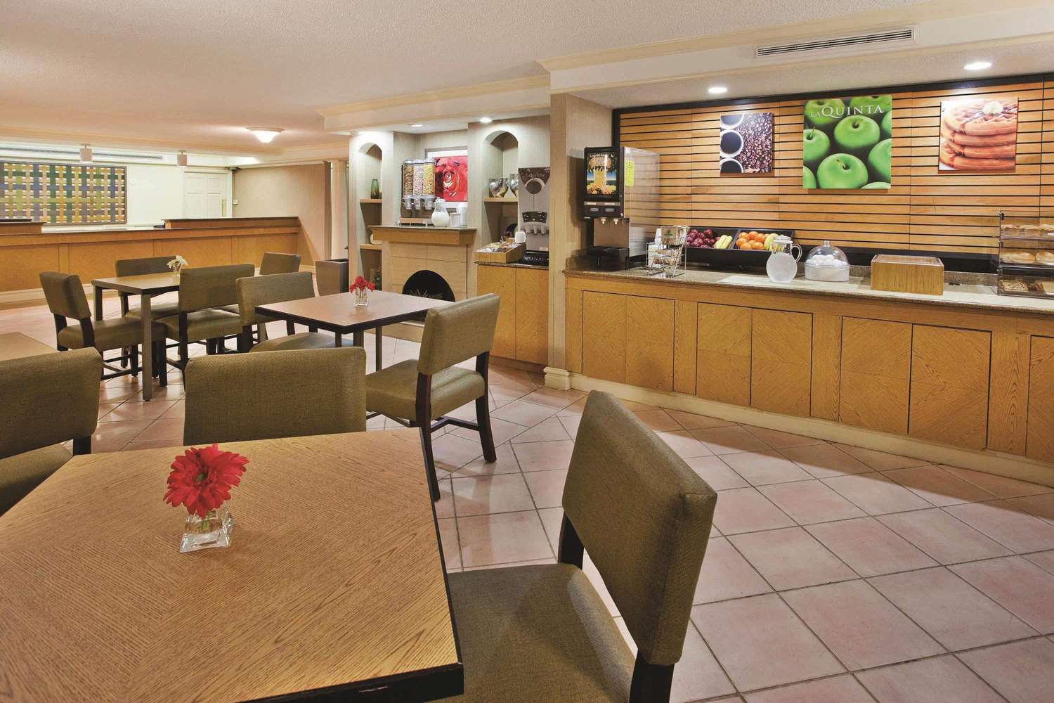 La Quinta Inn Savannah Midtown 26/32