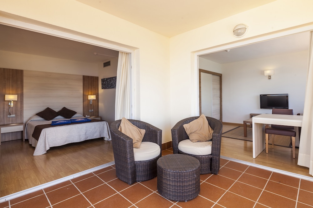 Invisa Hotel Club Cala Verde 65/103