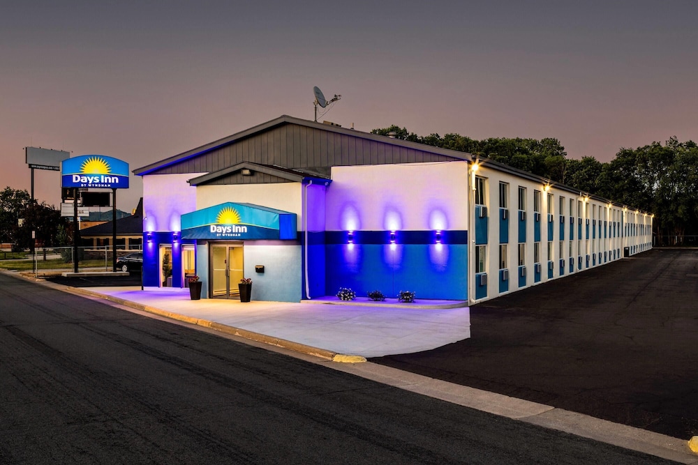 Days Inn by Wyndham La Crosse 54/59