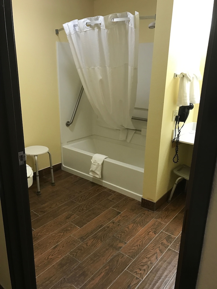 Days Inn by Wyndham Moab 13/20