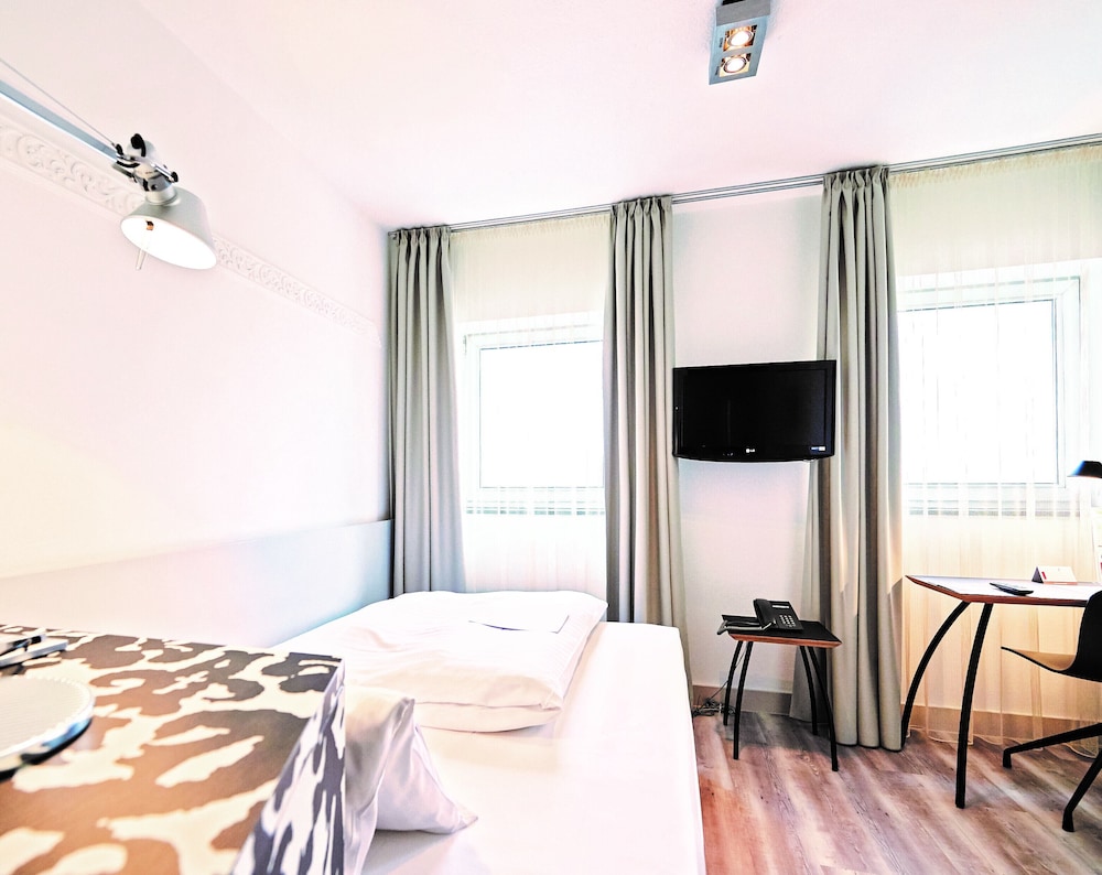 Hotel Amadeus 24/72