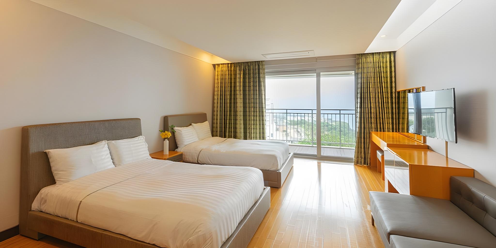 Superior, Family, Twin Beds, Ocean View