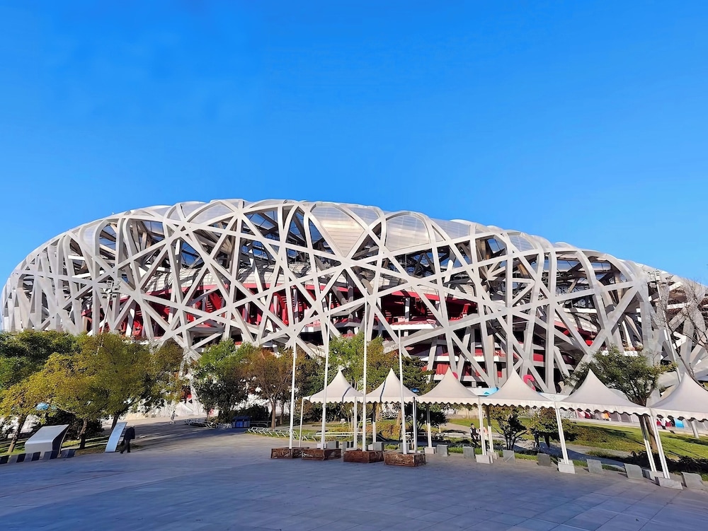 Nostalgia S Hotel (Beijing Nest-type Olympic Stadium Center) 52/57