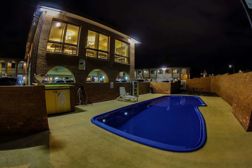 Cumberland Motor Inn 7/31