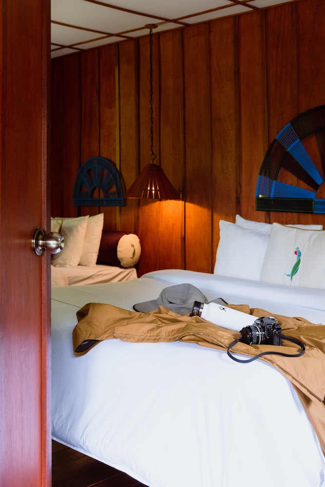 Trogon Lodge 11/46