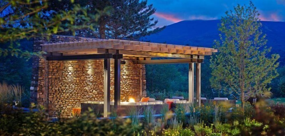 Topnotch Resort Spa 3/79