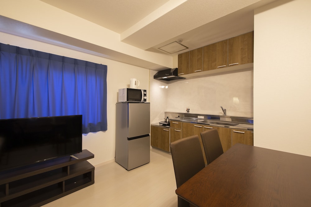 Crice Hotel 2/50