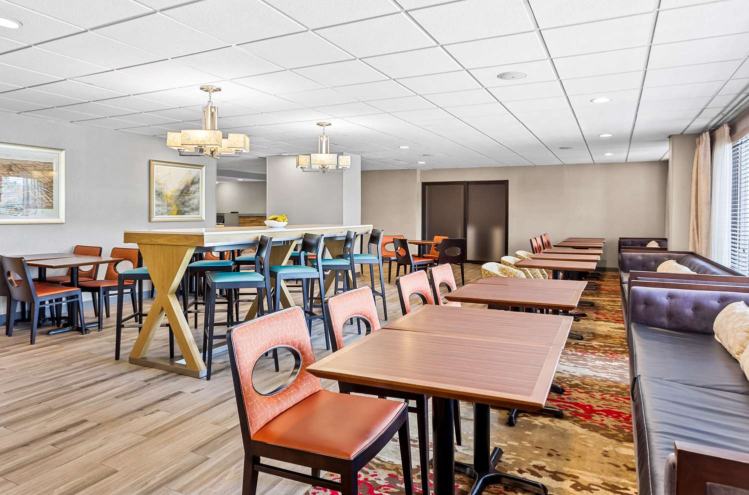 restaurant cafeteria