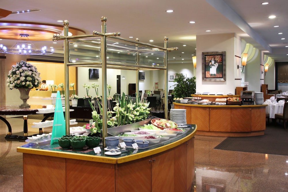 Lakeshore Hotel Metropolis I 44/52