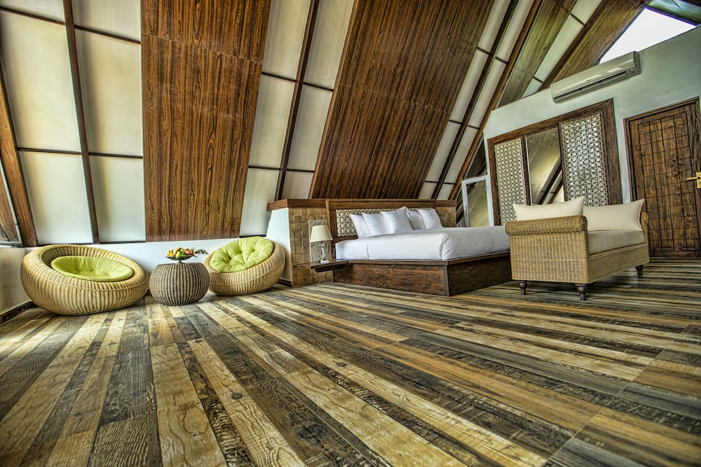 Liyya Water Villas 12/48