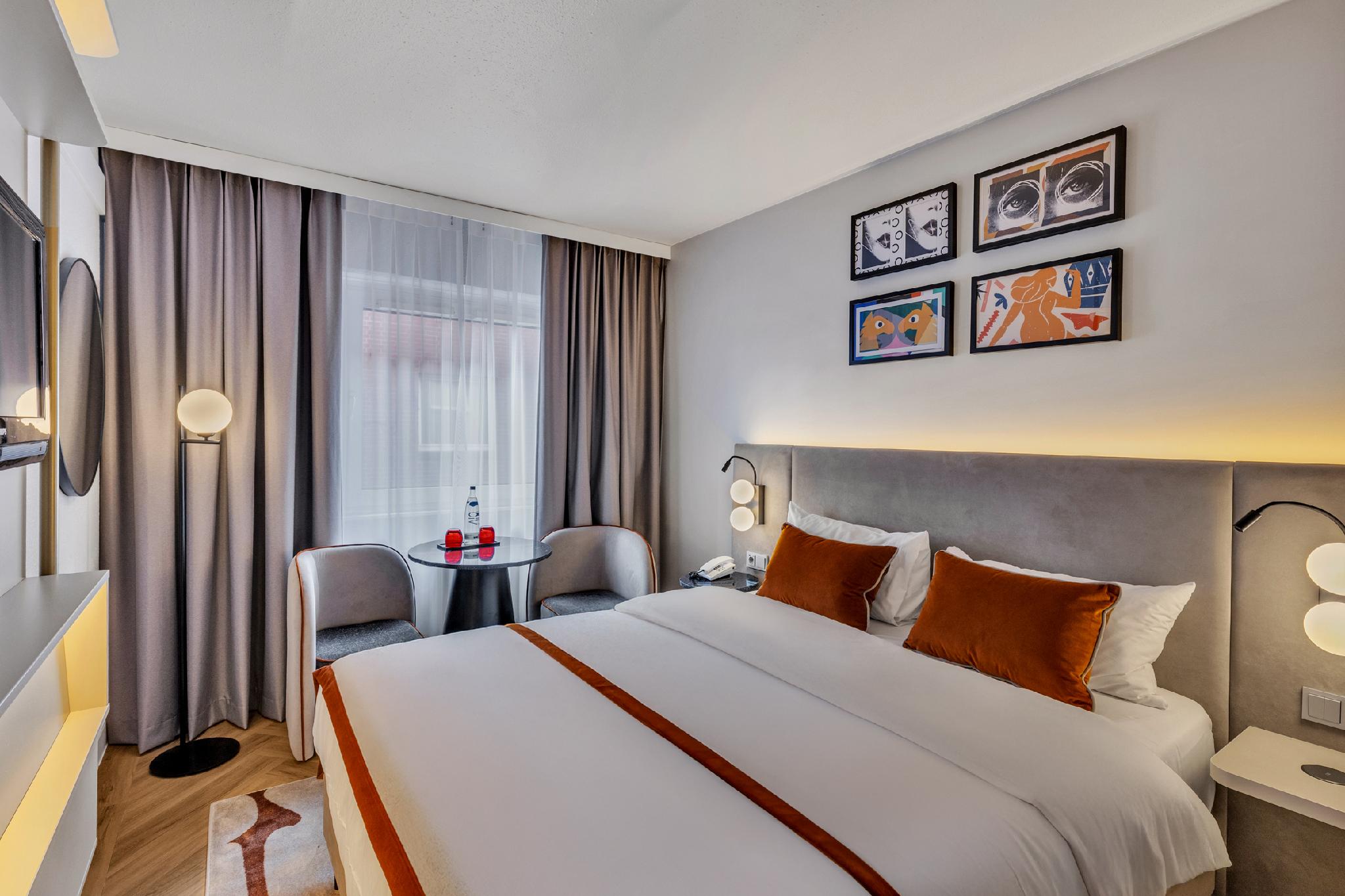 Executive, Triple, Double Bed, Sofa