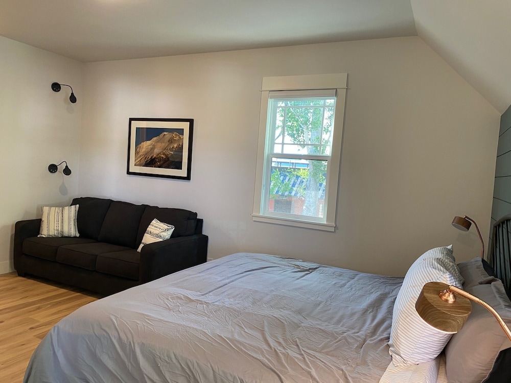 Eastside Guesthouse 8/57