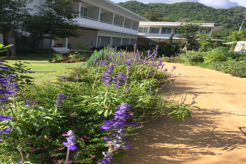 Prairie Hills Resort 52/58