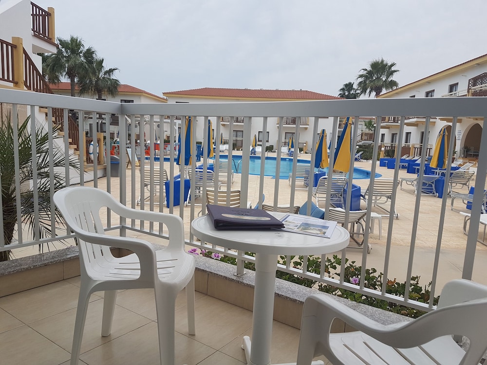 Cosmelenia Apartments 37/51