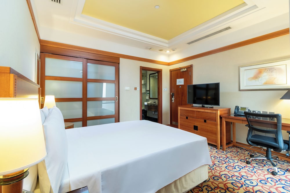 غرفة قياسية بسرير كوين، Holiday Inn Kuwait 4/10