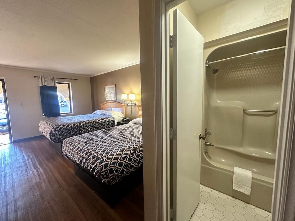 Loyalty Inn Rockingham 32/32