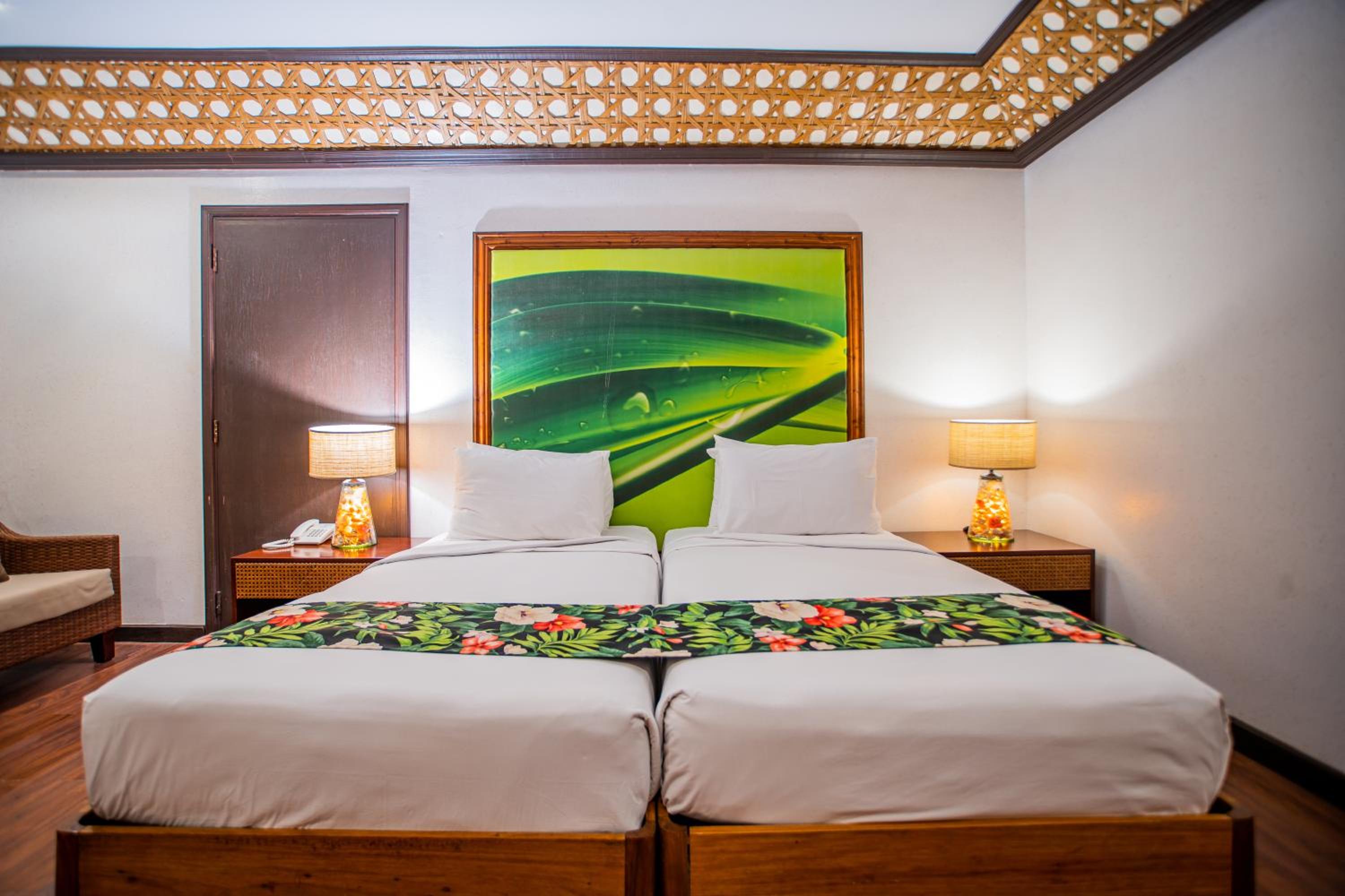 Deluxe, Twin Beds, Club Agutaya 6/10