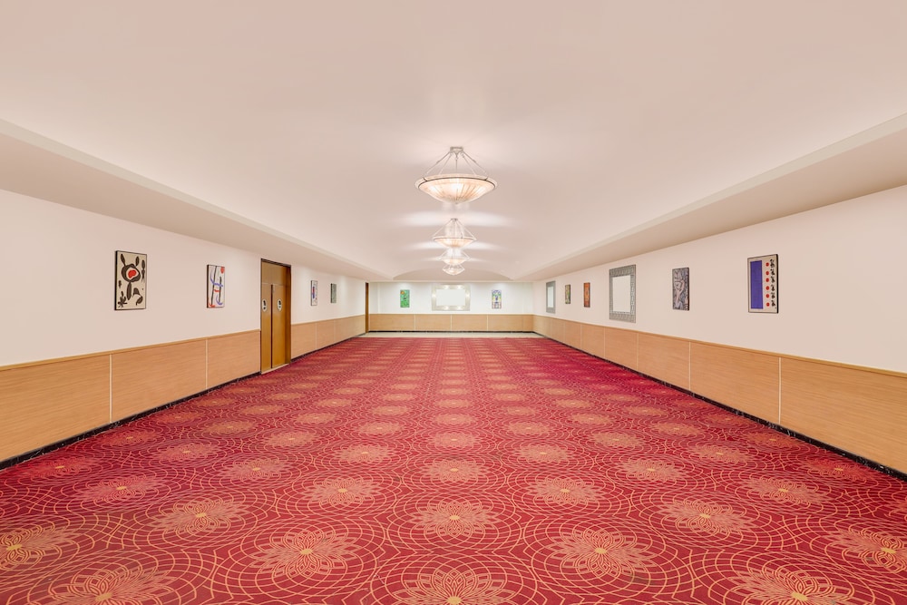 Lemon Tree Hotel Indore 54/57