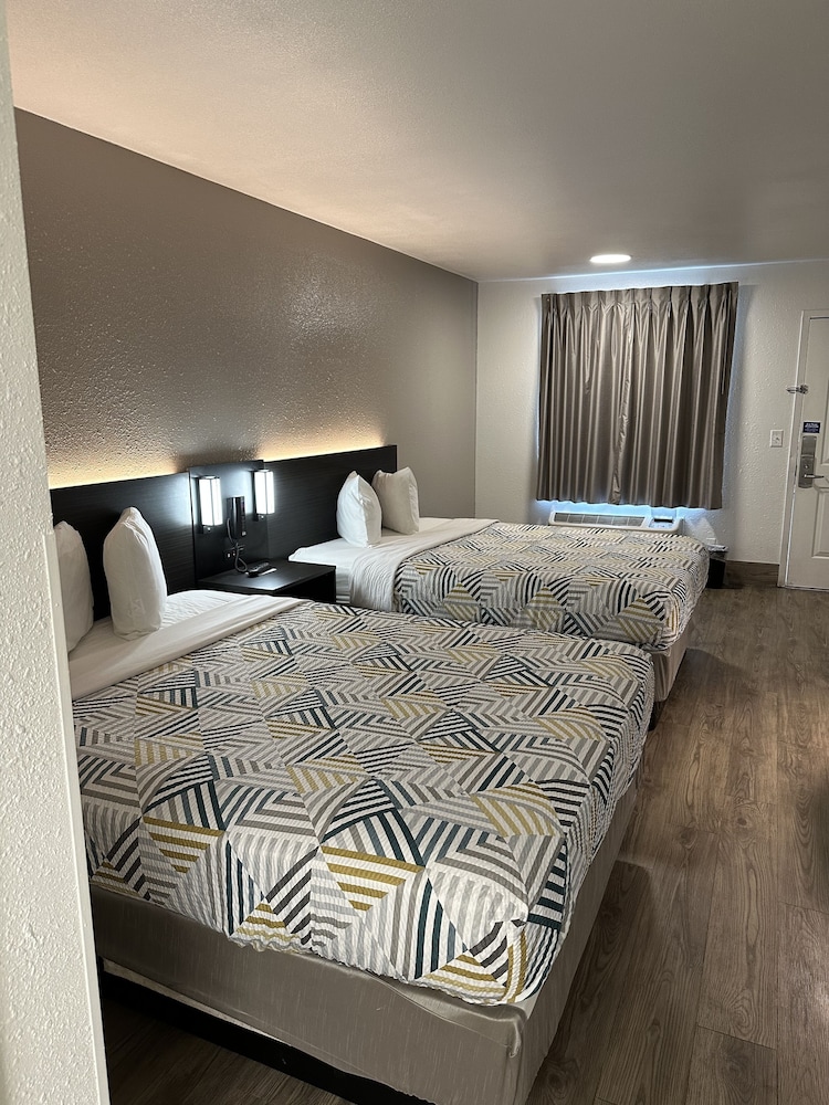 Motel6 Pooler, GA - Savannah Airport 8/50