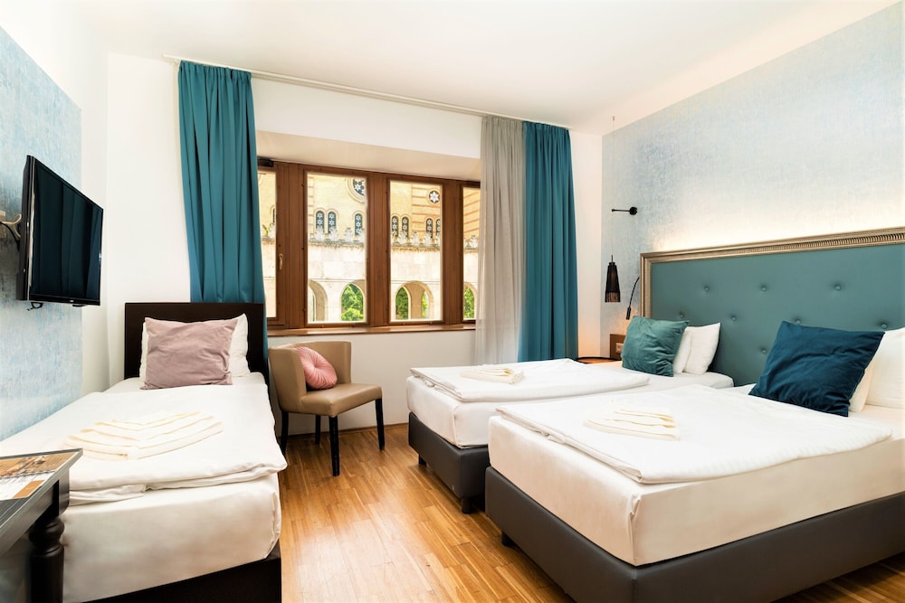 Hotel Memories Budapest 9/67