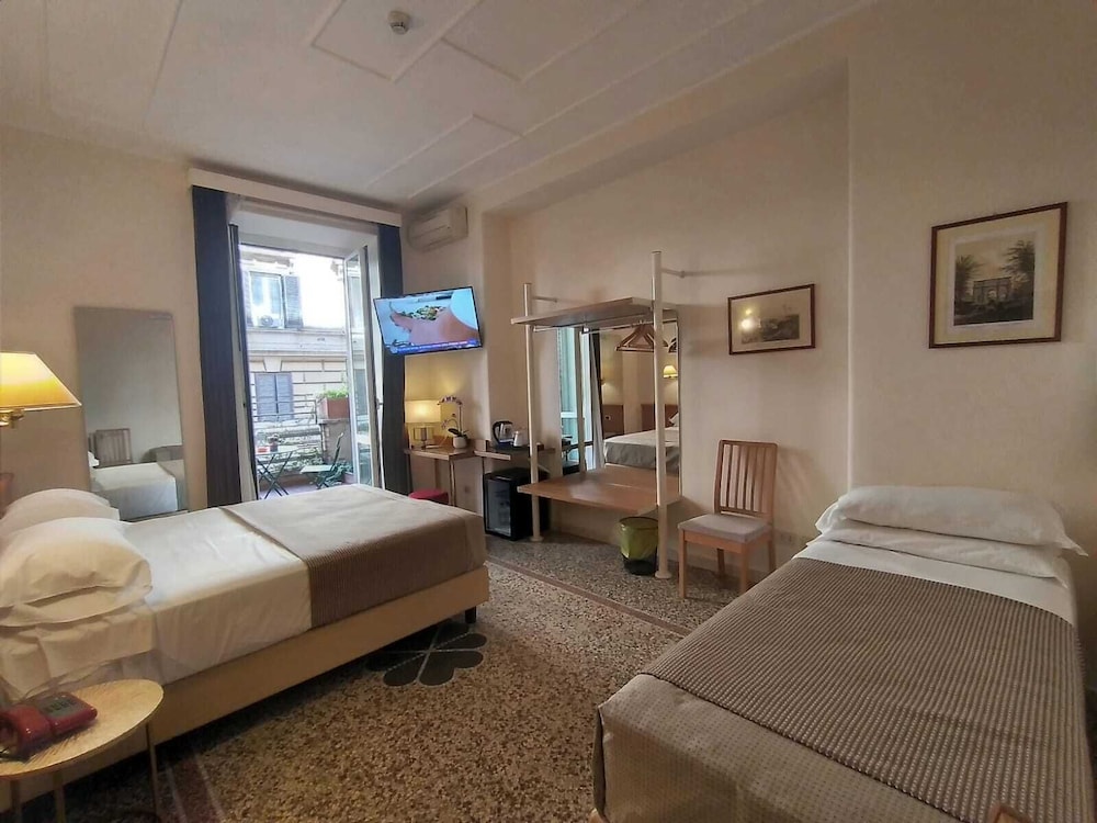 ROOM, TRIPLE, BALCONY