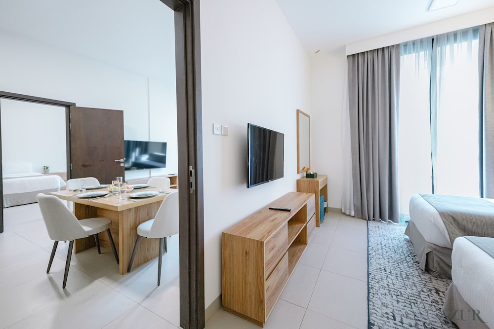 Azur Regency Hotel Apartments 25/43