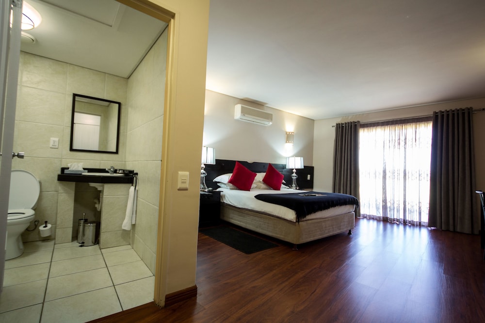 Desert Palace Hotel 28/28
