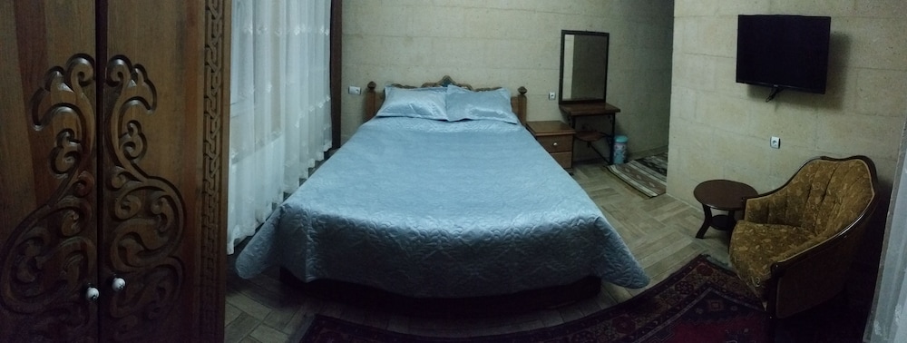 Emre's Stone House 21/50