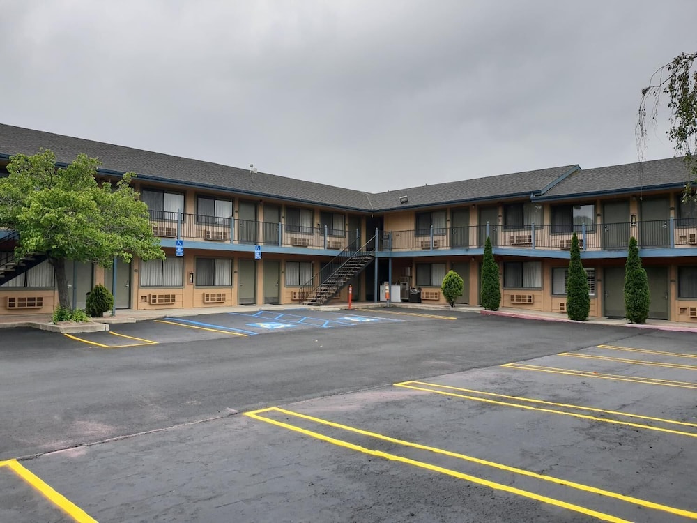 Downtown SLO Inn 44/60