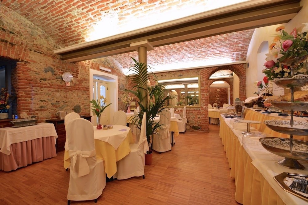 HOTEL DUE MONDI 22/29