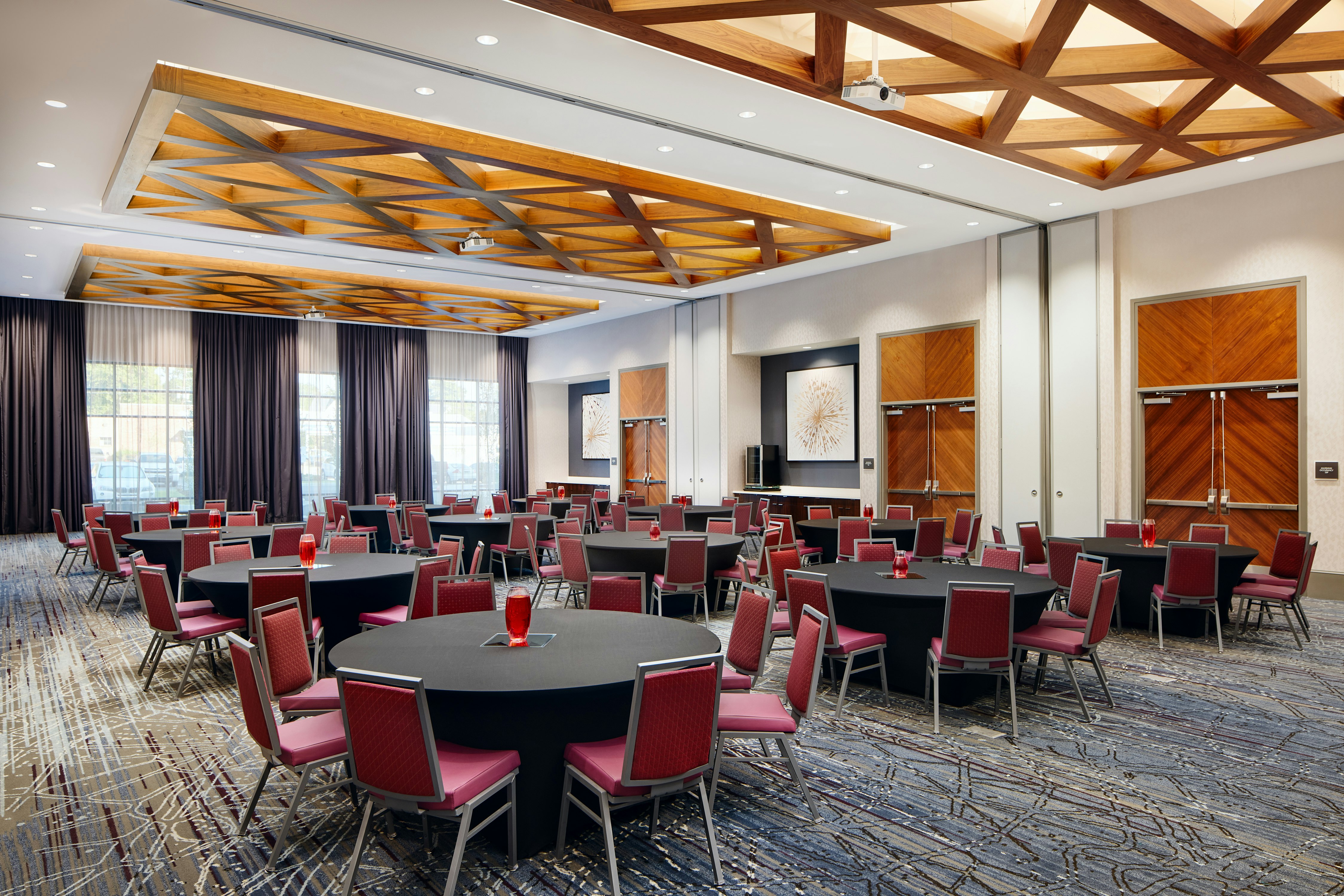 Embassy Suites by Hilton Atlanta Airport North 24/29