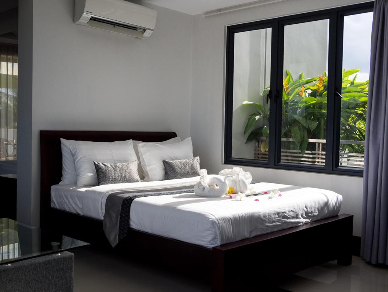 Family Suite, Garden View, Private Garden, Balcony