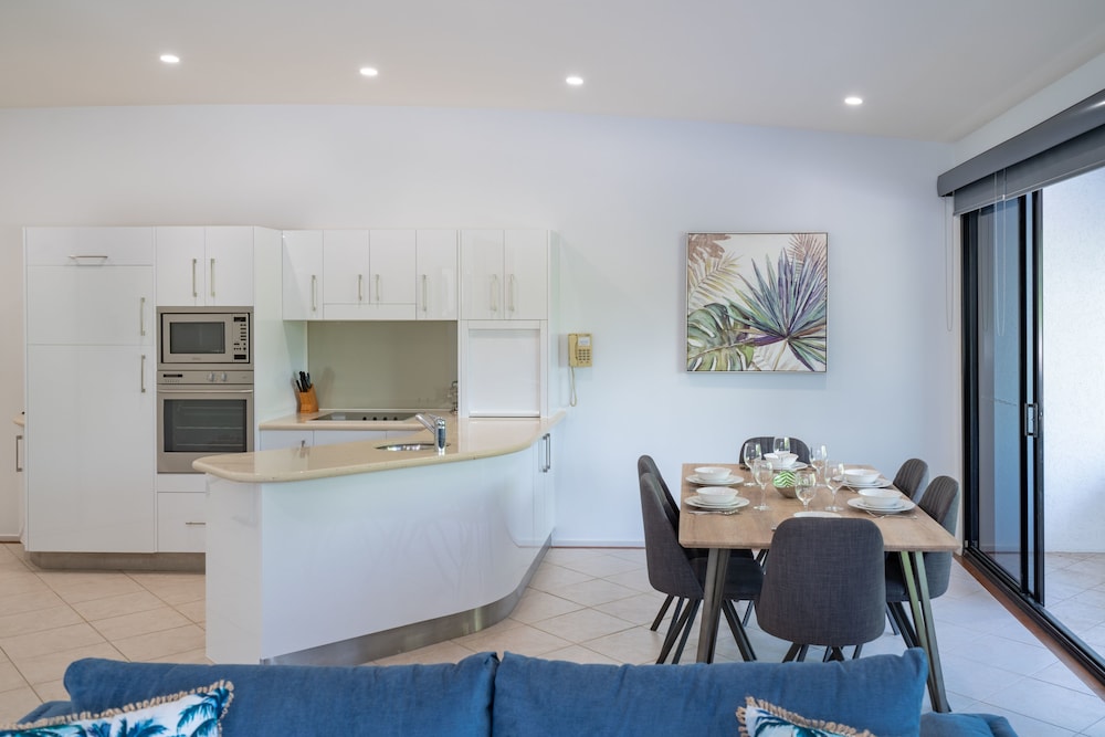 Saltwater Luxury Apartments 28/40