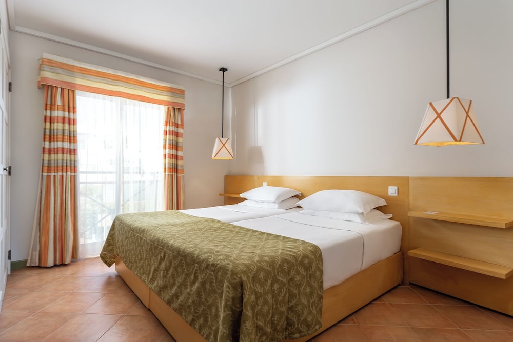 2 BEDROOMS, APARTMENT