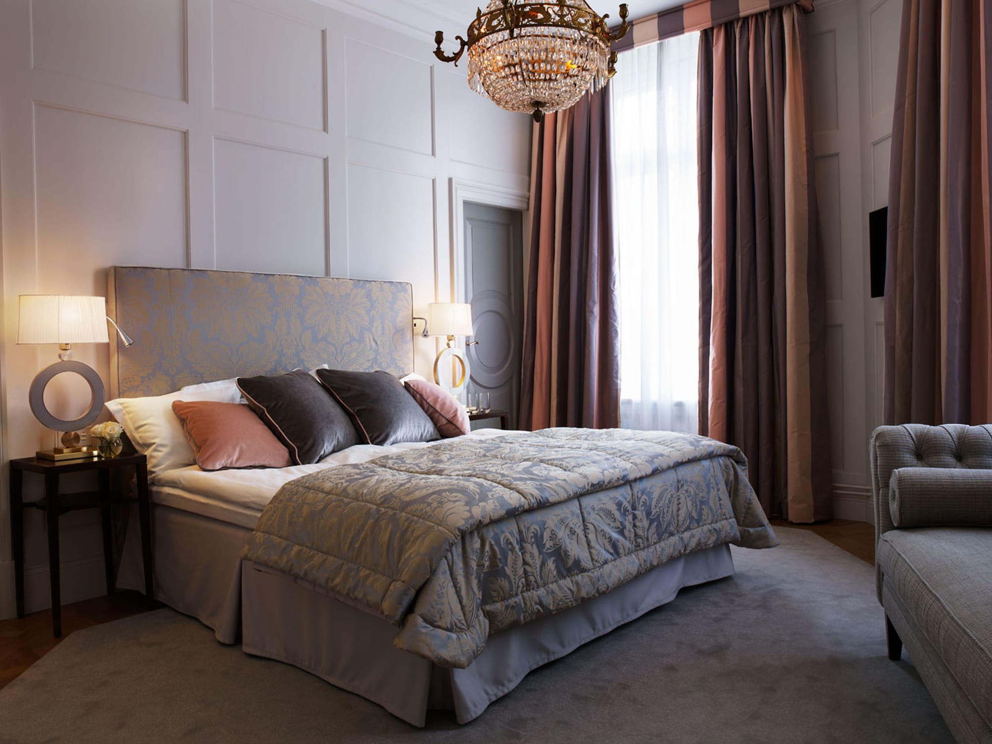 Superior, Suite, Queen Bed, Street or Courtyard View