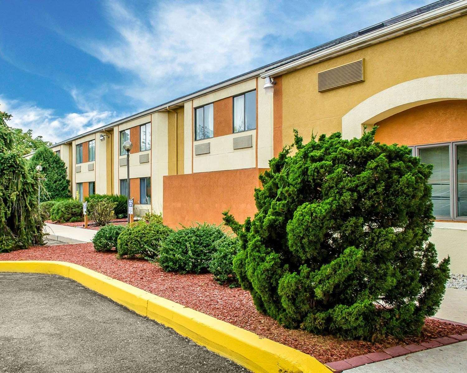 Econo Lodge Harrisburg - Hershey North 17/17