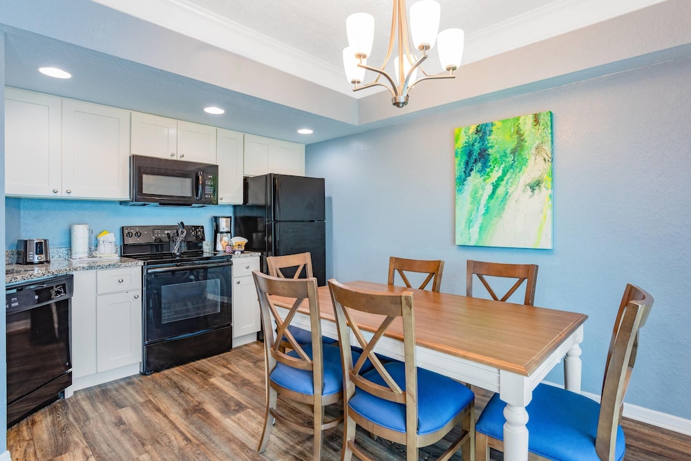 Coconut Palms Beach Resort II 34/50