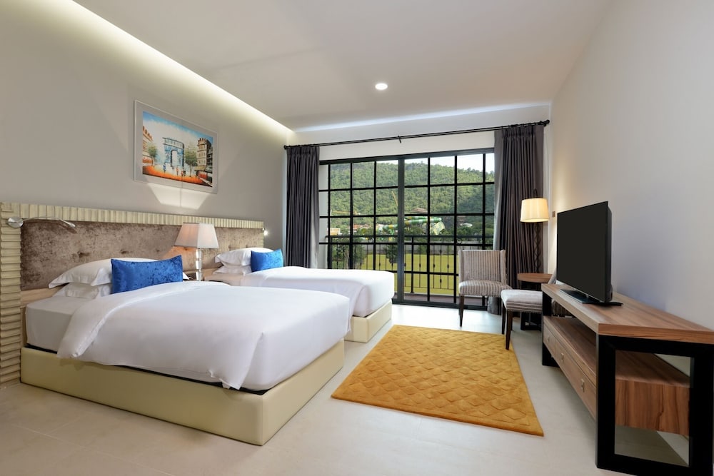 DELUXE, TWIN BEDS, MOUNTAIN VIEW