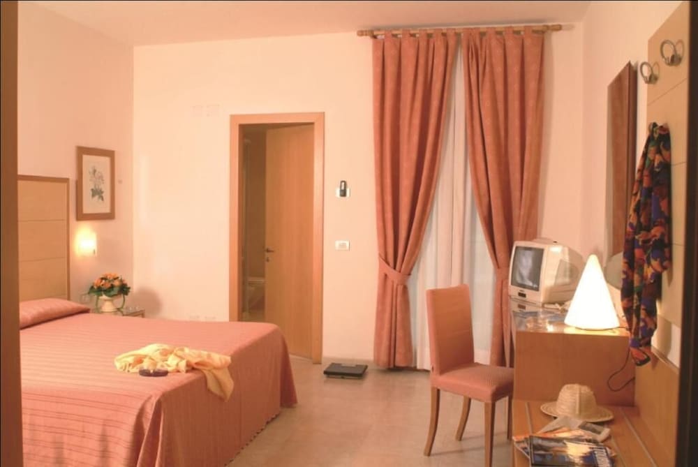 Degli Aranci 28/60