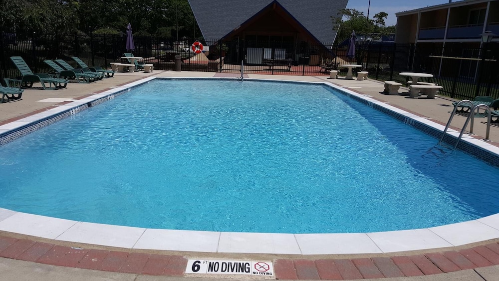 Crystal Inn Neptune 18/32