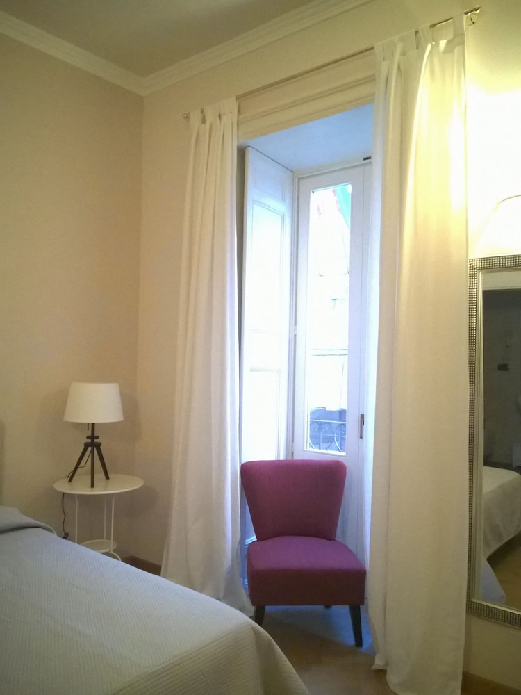 غرفة رباعية بسرير كوين مع أريكة، B&B Casa D'alleri 5/6