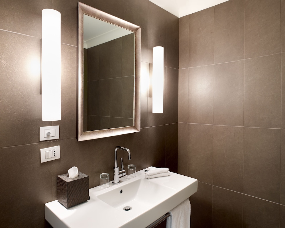 RADISSON BLU HOTEL MILAN 28/68
