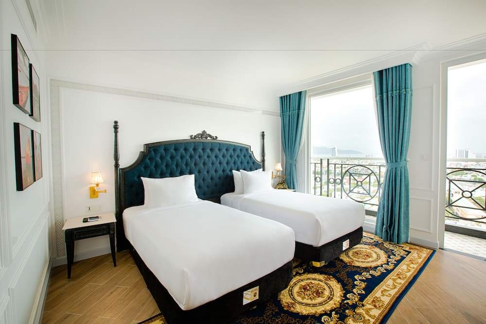 DELUXE, TWIN BEDS, BALCONY